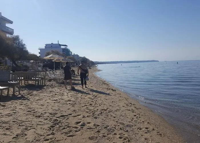 Rena's Traditional Aegean House By The Sea * Peraía