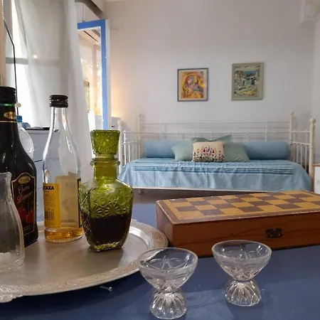 Rena's Traditional Aegean House By The Sea * Peraía