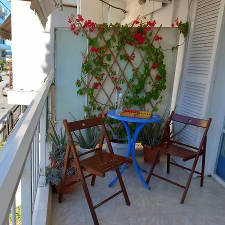 Rena's Traditional Aegean House By The Sea Apartament