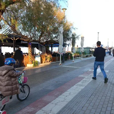 Rena's Traditional Aegean House By The Sea * Peraía