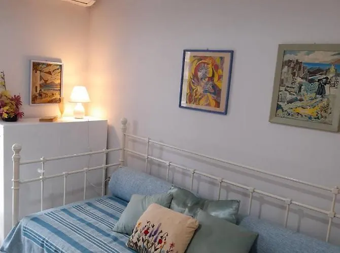 Daire Rena's Traditional Aegean House By The Sea