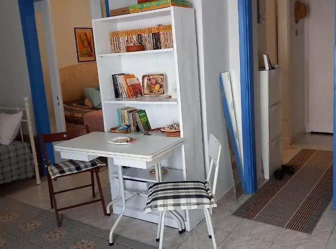Daire Rena's Traditional Aegean House By The Sea